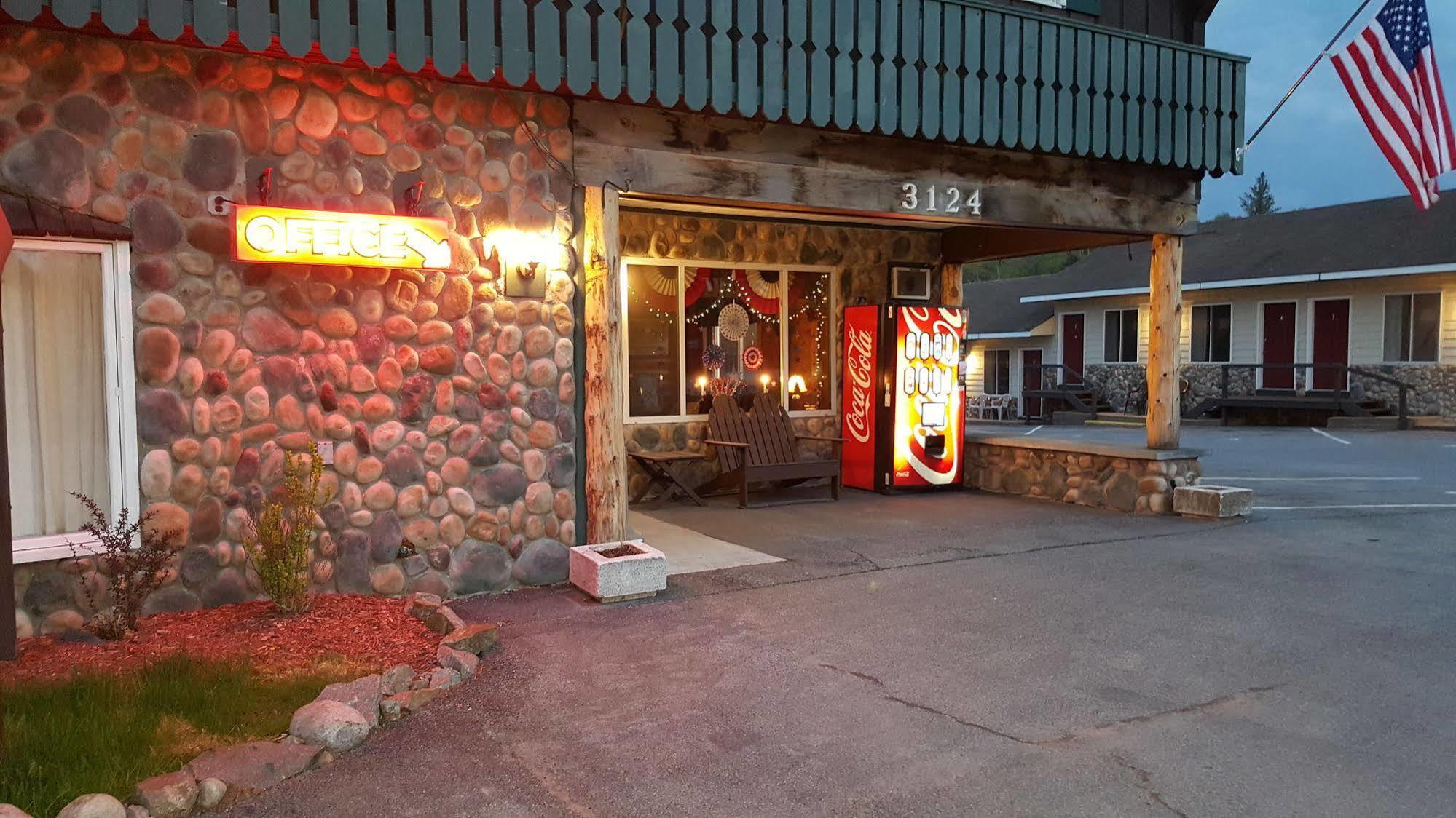 Clark'S Beach Motel Олд-Фордж Екстер'єр фото